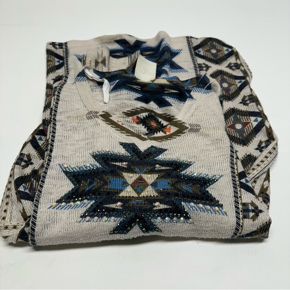 Vocal Cream and Blue Aztec Sweatshirt size medium - Picture 7 of 7